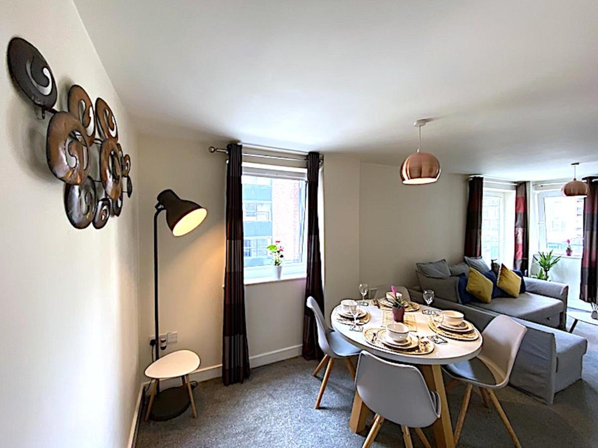 Stylish Two Bed City Apartment With Secure Parking Саутхамптън Екстериор снимка