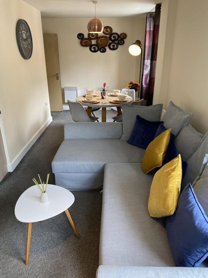 Stylish Two Bed City Apartment With Secure Parking Саутхамптън Екстериор снимка