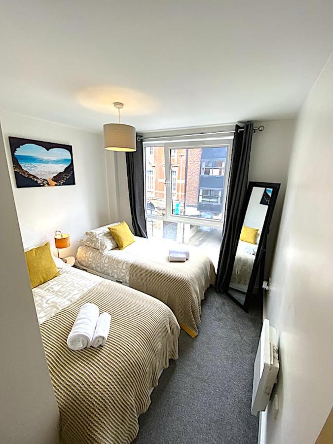 Stylish Two Bed City Apartment With Secure Parking Саутхамптън Екстериор снимка