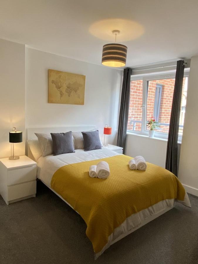 Stylish Two Bed City Apartment With Secure Parking Саутхамптън Екстериор снимка