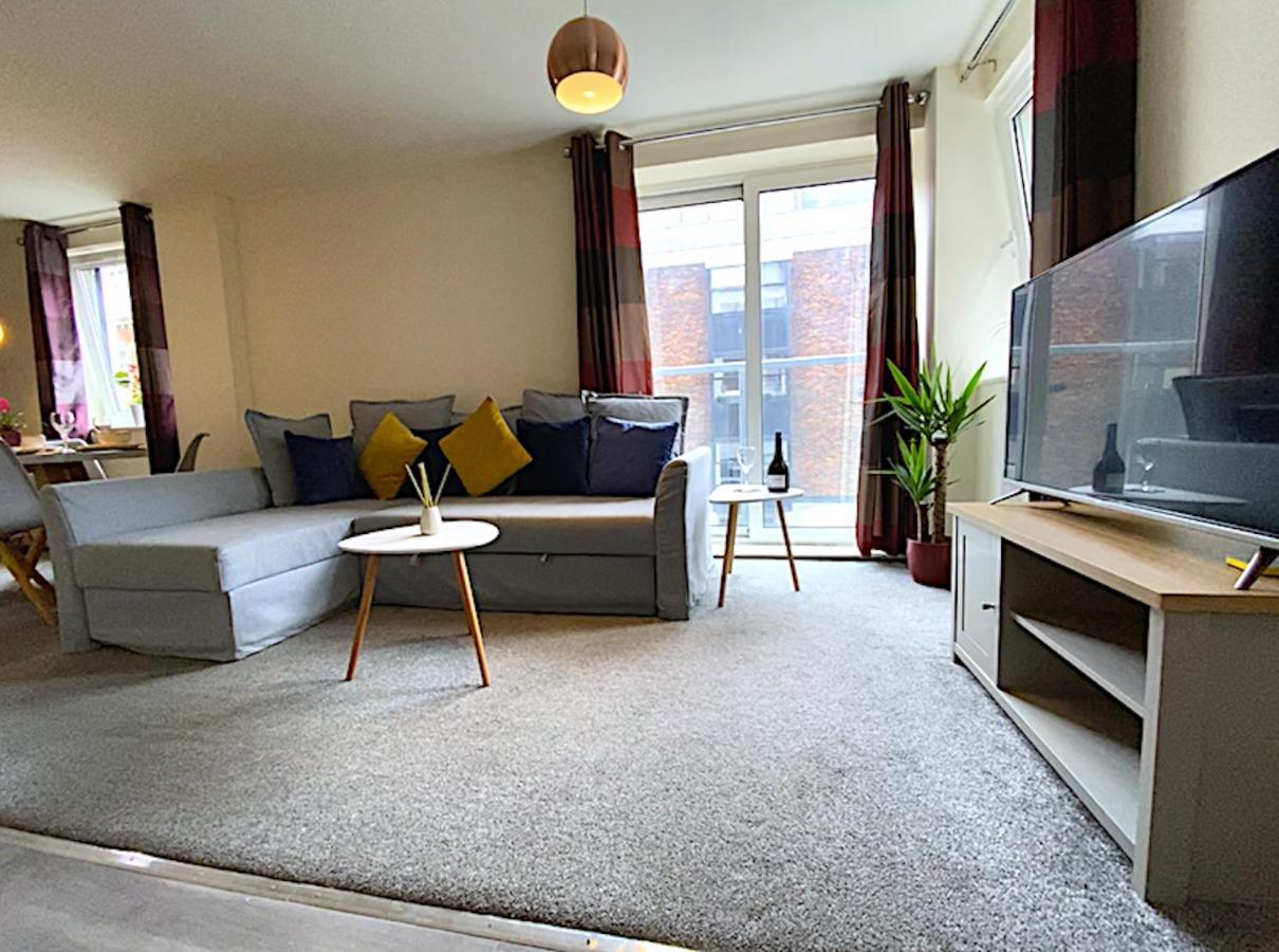 Stylish Two Bed City Apartment With Secure Parking Саутхамптън Екстериор снимка