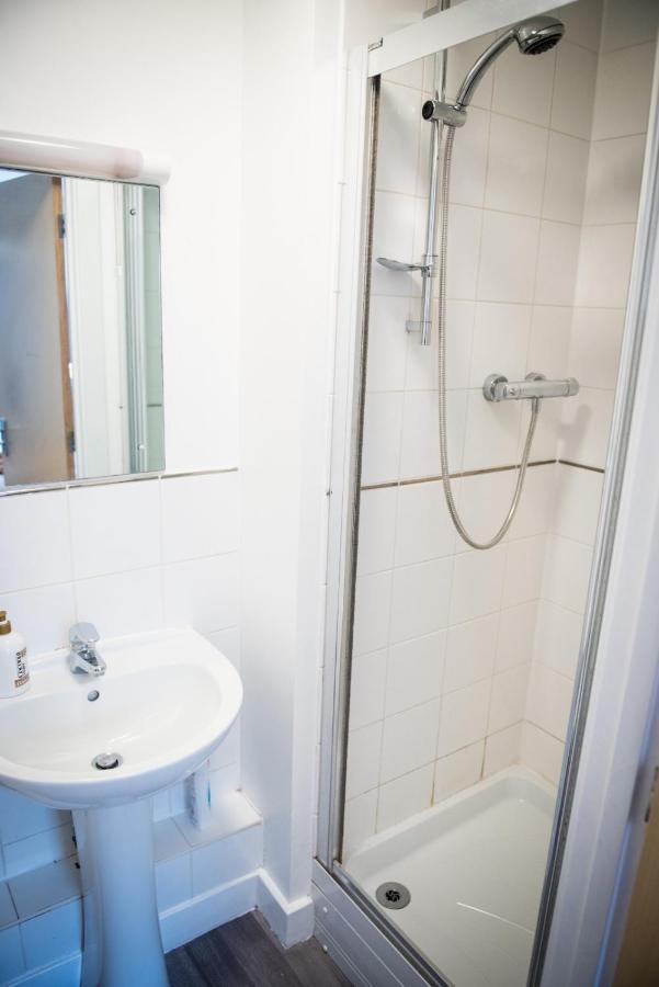 Stylish Two Bed City Apartment With Secure Parking Саутхамптън Екстериор снимка